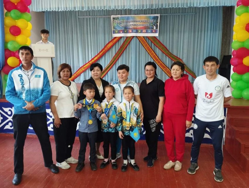 «ГАЛСТУКСЫЗ БІР САҒАТ» айдары